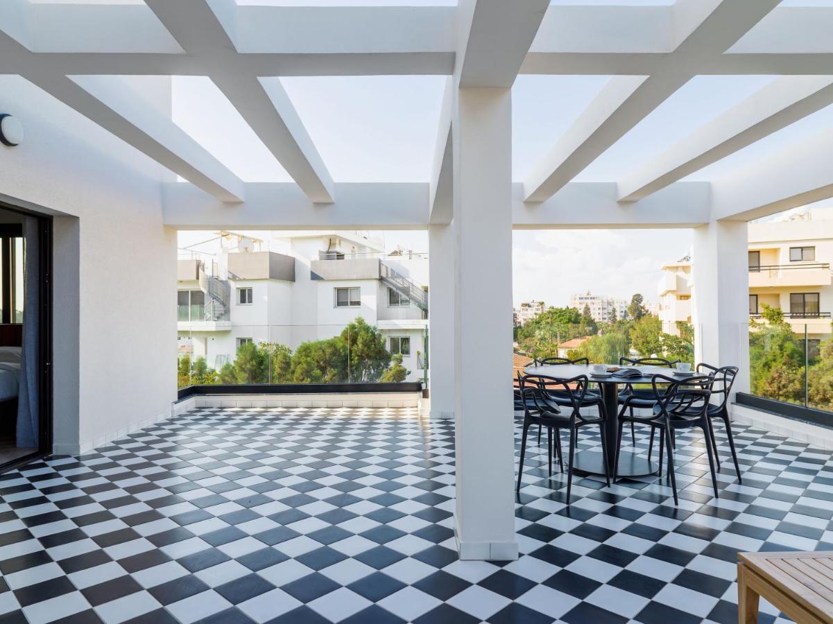 Liv The City Suites Adults Only Larnaca Exterior foto
