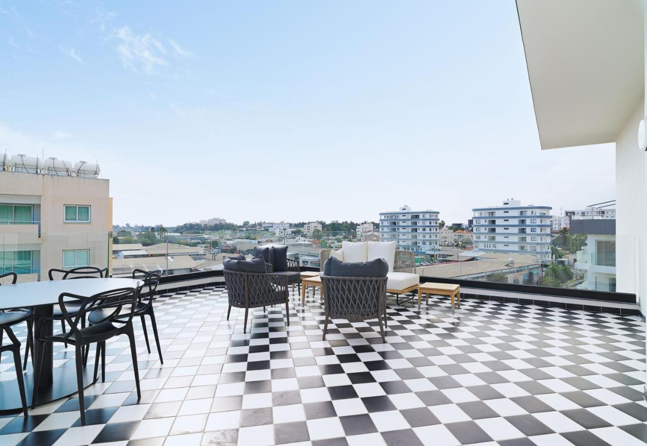 Liv The City Suites Adults Only Larnaca Exterior foto
