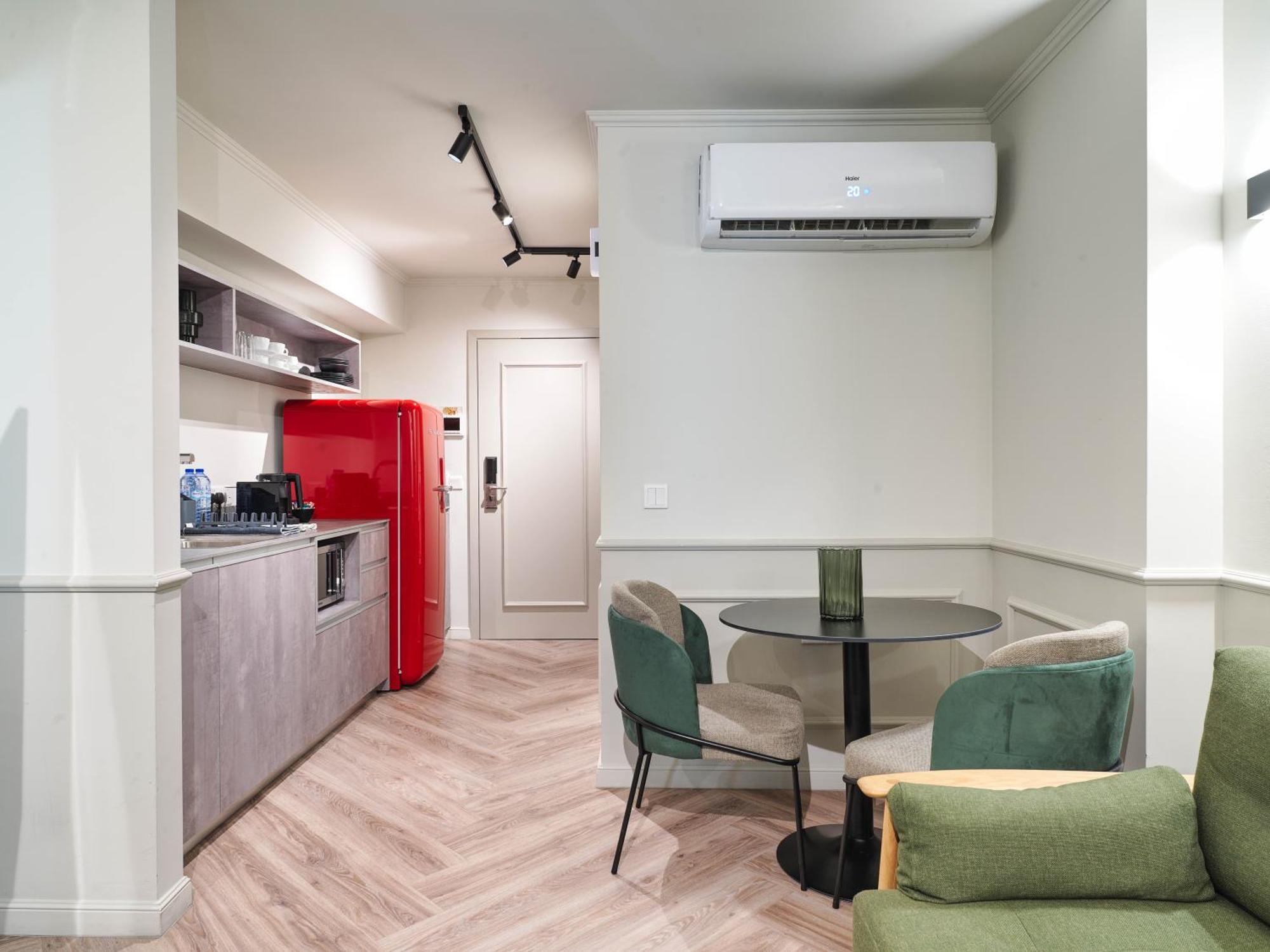 Liv The City Suites Adults Only Larnaca Exterior foto