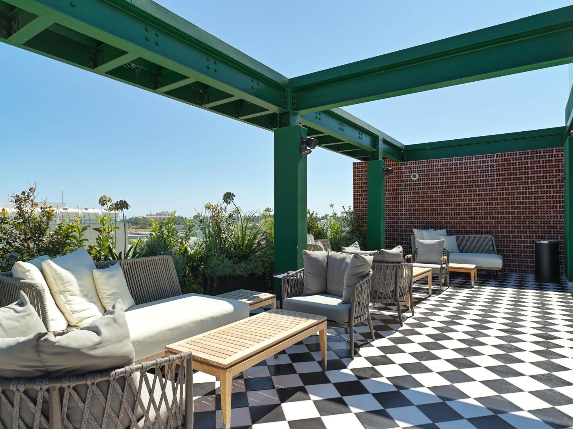 Liv The City Suites Adults Only Larnaca Exterior foto