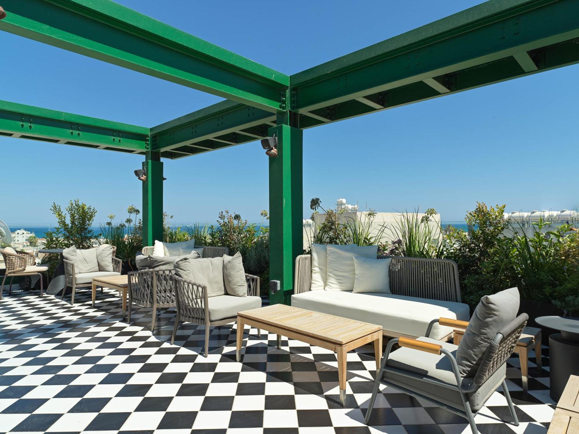 Liv The City Suites Adults Only Larnaca Exterior foto